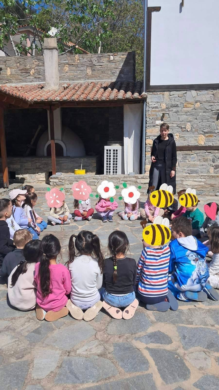 Visit of the Iasmos Kindergarten to the Museum