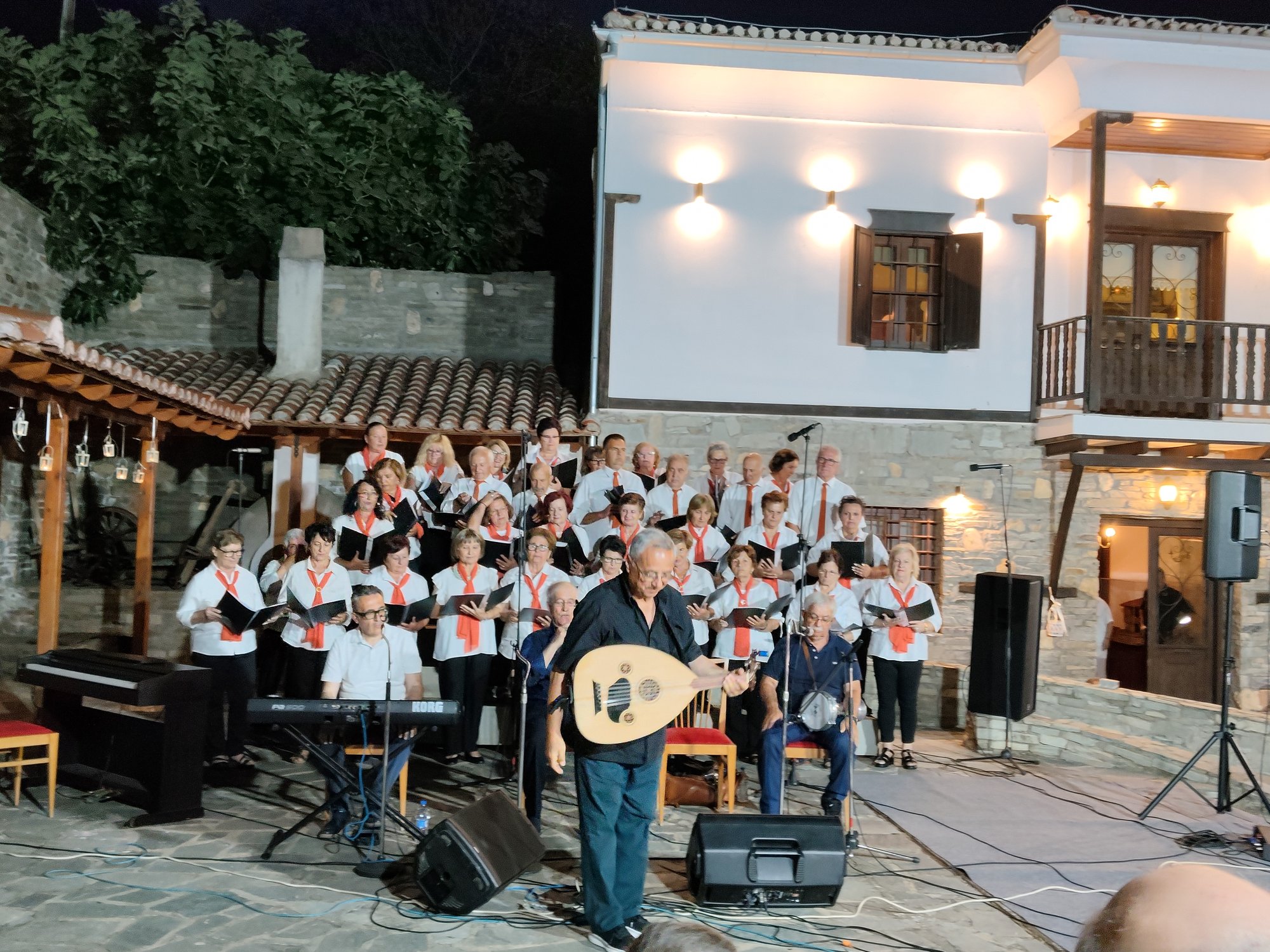 Η Υψηλάντειος χορωδία Αγ. Νικολάου Φερρών