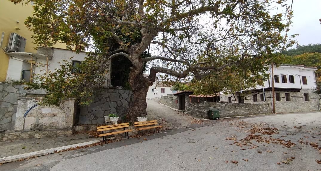 Η βρύση του Αη-Νικόλα απέναντι από το Μουσείο